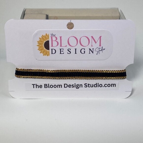 Black and Gold  Stripe loom-beaded bracelet - Picture 6 of 6